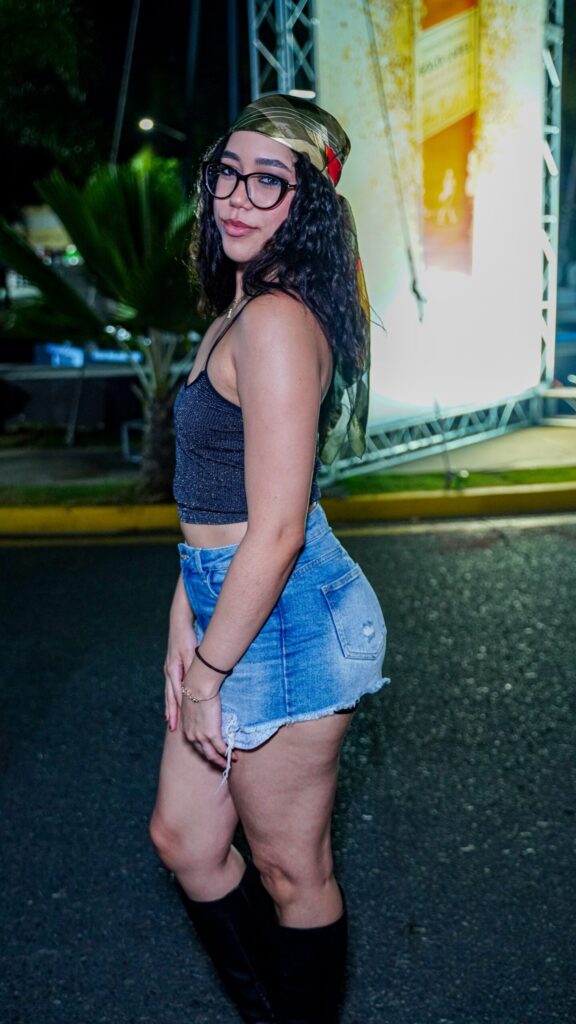 Transparencias, mini faldas y negro, protagonistas de esta noche en el concierto de Jhayco - Noticias de hoy en República Dominicana | De Último Minuto