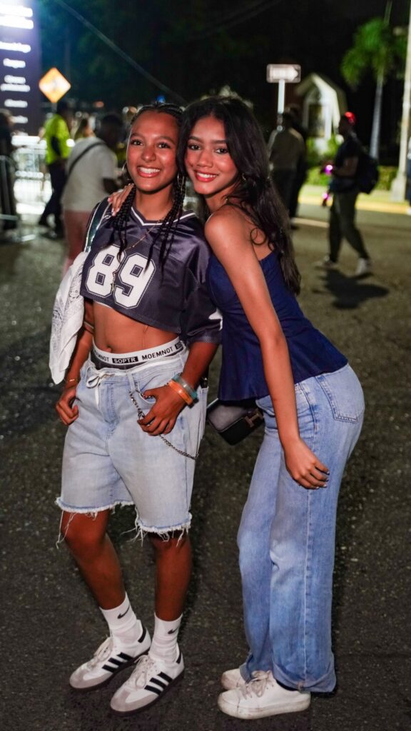 Transparencias, mini faldas y negro, protagonistas de esta noche en el concierto de Jhayco - Noticias de hoy en República Dominicana | De Último Minuto