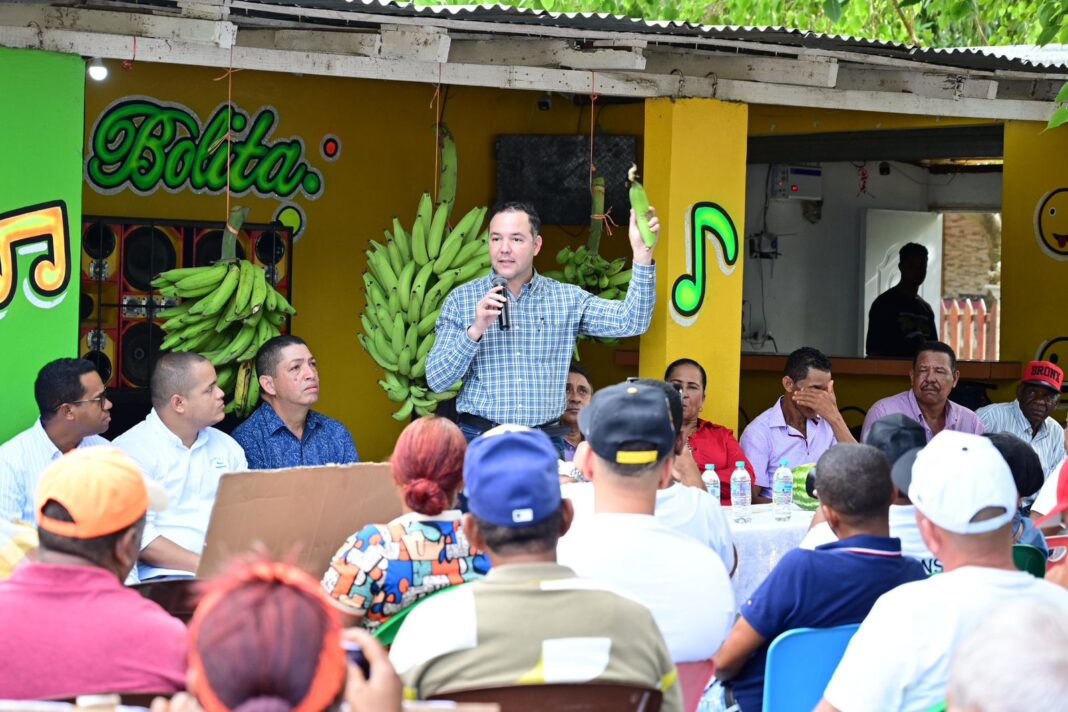 PLD acude en apoyo de agricultores de La Cruz de Manzanillo PLD acude en apoyo de agricultores de La Cruz de Manzanillo