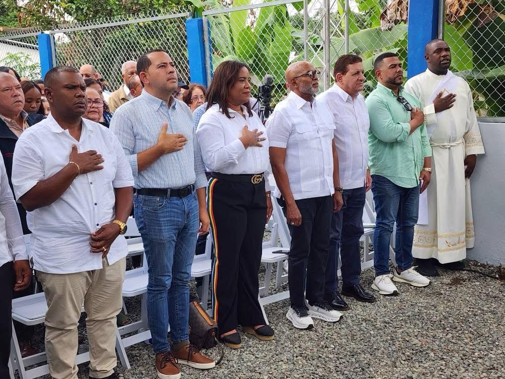 Ángel de la Cruz deja inaugurado centro comunal en Bonao | 5 | Ángel de la Cruz deja inaugurado centro comunal en Bonao - Noticias de hoy en República Dominicana | De Último Minuto