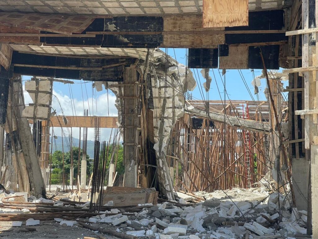 Investigan desplome de plaza en construcción que había sido paralizada por MIVED en Santiago - Noticias de hoy en República Dominicana | De Último Minuto