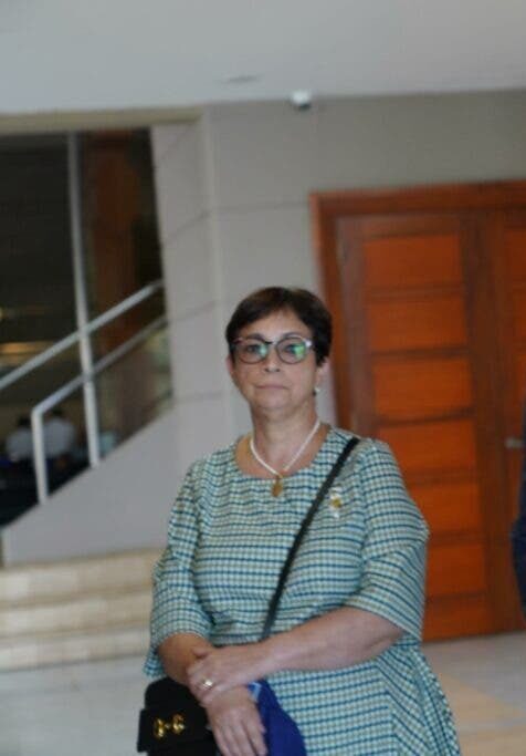 Maribel Espaillat permitió que continuará la fiesta pese a advertencias de desprendimiento en el techo