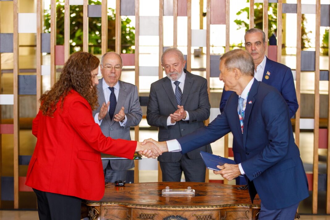 RD y Brasil firman acuerdos para mejorar gestión pública y fortalecer personal diplomático de ambos países