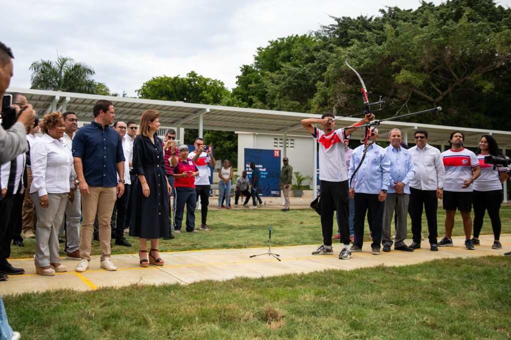 Raquel Peña encabeza entrega del Campo de Tiro con Arco en el Parque del Este - Noticias de hoy en República Dominicana | De Último Minuto