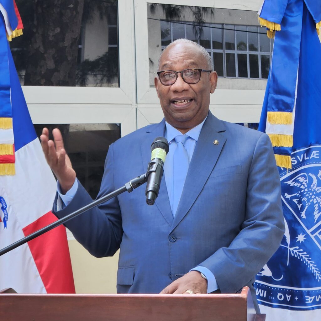 Tras 10 años cerrado, UASD reinaugura edificio de Escuela de Idiomas - Noticias de hoy en República Dominicana | De Último Minuto