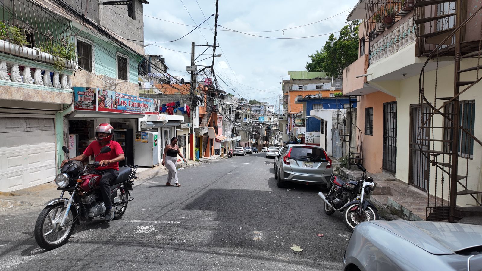 Persisten las quejas por escasez de agua en Cristo Rey - Noticias de hoy en República Dominicana | De Último Minuto