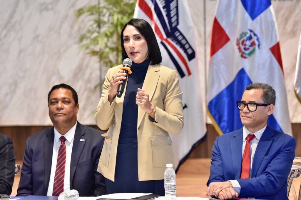 Firman convenio para erradicar el trabajo infantil desde los gobiernos locales - Noticias de hoy en República Dominicana | De Último Minuto