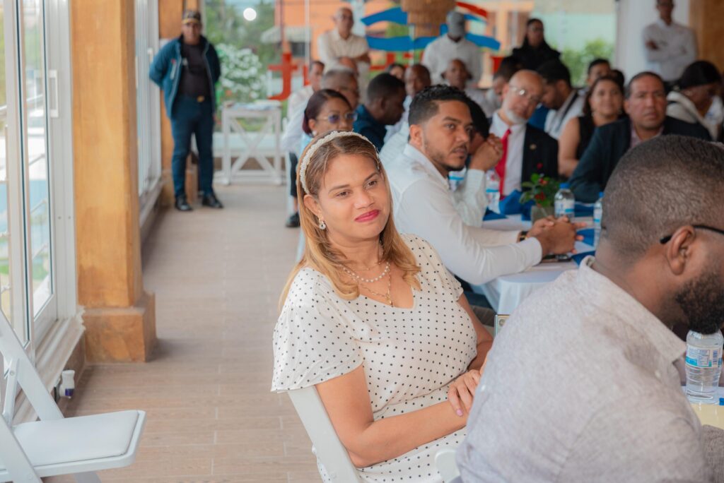 𝗔𝗹𝗰𝗮𝗹𝗱𝗲 𝗘𝗱𝘂𝗮𝗿𝗱𝗼 𝗙𝗮𝗺𝗶𝗹𝗶𝗮 𝗽𝗿𝗲𝘀𝗲𝗻𝘁𝗮 𝗮𝗺𝗯𝗶𝗰𝗶𝗼𝘀𝗼 𝗽𝗹𝗮𝗻 𝗱𝗲 𝗱𝗲𝘀𝗮𝗿𝗿𝗼𝗹𝗹𝗼 𝗽𝗮𝗿𝗮 𝗩𝗶𝗹𝗹𝗮 𝗛𝗲𝗿𝗺𝗼𝘀𝗮 𝗮𝗻𝘁𝗲 𝗮𝘂𝘁𝗼𝗿𝗶𝗱𝗮𝗱𝗲𝘀 𝗱𝗲 𝗹𝗮 𝗿𝗲𝗴𝗶𝗼́𝗻 | 2 | 𝗔𝗹𝗰𝗮𝗹𝗱𝗲 𝗘𝗱𝘂𝗮𝗿𝗱𝗼 𝗙𝗮𝗺𝗶𝗹𝗶𝗮 𝗽𝗿𝗲𝘀𝗲𝗻𝘁𝗮 𝗮𝗺𝗯𝗶𝗰𝗶𝗼𝘀𝗼 𝗽𝗹𝗮𝗻 𝗱𝗲 𝗱𝗲𝘀𝗮𝗿𝗿𝗼𝗹𝗹𝗼 𝗽𝗮𝗿𝗮 𝗩𝗶𝗹𝗹𝗮 𝗛𝗲𝗿𝗺𝗼𝘀𝗮 𝗮𝗻𝘁𝗲 𝗮𝘂𝘁𝗼𝗿𝗶𝗱𝗮𝗱𝗲𝘀 𝗱𝗲 𝗹𝗮 𝗿𝗲𝗴𝗶𝗼́𝗻 - Noticias de hoy en República Dominicana | De Último Minuto