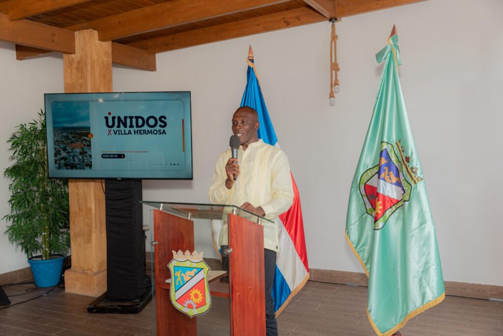 𝗔𝗹𝗰𝗮𝗹𝗱𝗲 𝗘𝗱𝘂𝗮𝗿𝗱𝗼 𝗙𝗮𝗺𝗶𝗹𝗶𝗮 𝗽𝗿𝗲𝘀𝗲𝗻𝘁𝗮 𝗮𝗺𝗯𝗶𝗰𝗶𝗼𝘀𝗼 𝗽𝗹𝗮𝗻 𝗱𝗲 𝗱𝗲𝘀𝗮𝗿𝗿𝗼𝗹𝗹𝗼 𝗽𝗮𝗿𝗮 𝗩𝗶𝗹𝗹𝗮 𝗛𝗲𝗿𝗺𝗼𝘀𝗮 𝗮𝗻𝘁𝗲 𝗮𝘂𝘁𝗼𝗿𝗶𝗱𝗮𝗱𝗲𝘀 𝗱𝗲 𝗹𝗮 𝗿𝗲𝗴𝗶𝗼́𝗻 | 3 | 𝗔𝗹𝗰𝗮𝗹𝗱𝗲 𝗘𝗱𝘂𝗮𝗿𝗱𝗼 𝗙𝗮𝗺𝗶𝗹𝗶𝗮 𝗽𝗿𝗲𝘀𝗲𝗻𝘁𝗮 𝗮𝗺𝗯𝗶𝗰𝗶𝗼𝘀𝗼 𝗽𝗹𝗮𝗻 𝗱𝗲 𝗱𝗲𝘀𝗮𝗿𝗿𝗼𝗹𝗹𝗼 𝗽𝗮𝗿𝗮 𝗩𝗶𝗹𝗹𝗮 𝗛𝗲𝗿𝗺𝗼𝘀𝗮 𝗮𝗻𝘁𝗲 𝗮𝘂𝘁𝗼𝗿𝗶𝗱𝗮𝗱𝗲𝘀 𝗱𝗲 𝗹𝗮 𝗿𝗲𝗴𝗶𝗼́𝗻 - Noticias de hoy en República Dominicana | De Último Minuto