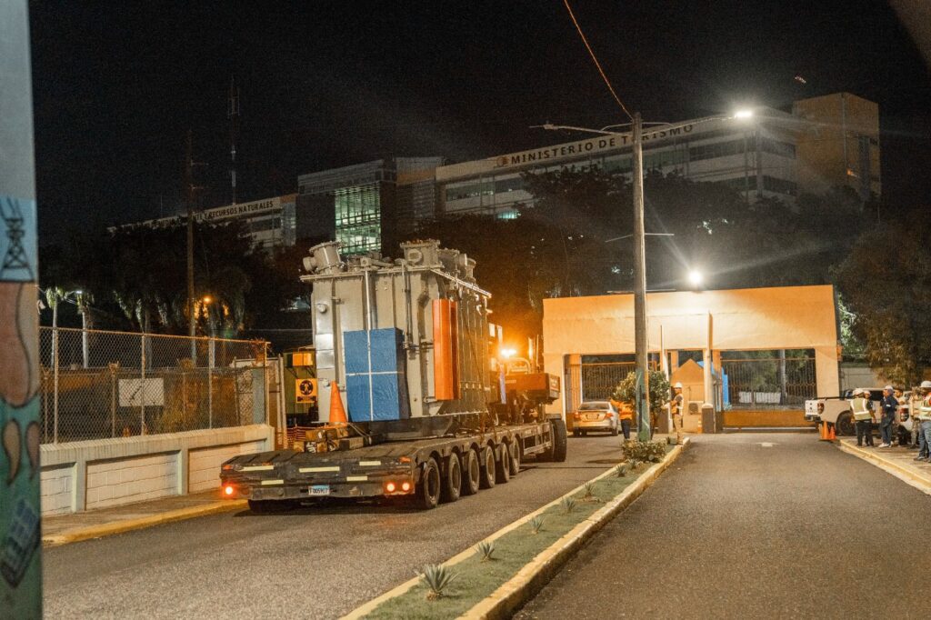 Edesur inicia traslado de diez nuevos transformadores para construcción y repotenciación de subestaciones eléctricas | 3 | Edesur inicia traslado de diez nuevos transformadores para construcción y repotenciación de subestaciones eléctricas - Noticias de hoy en República Dominicana | De Último Minuto