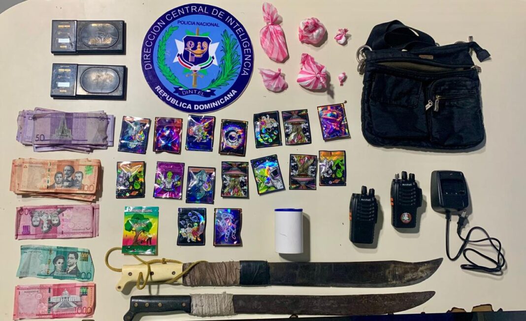 PN y MP incautan drogas, máquinas tragamonedas y detienen a 13 personas en Santiago