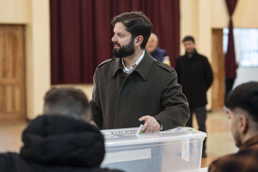 Boric felicita a Jara y pide a la izquierda ponerse 