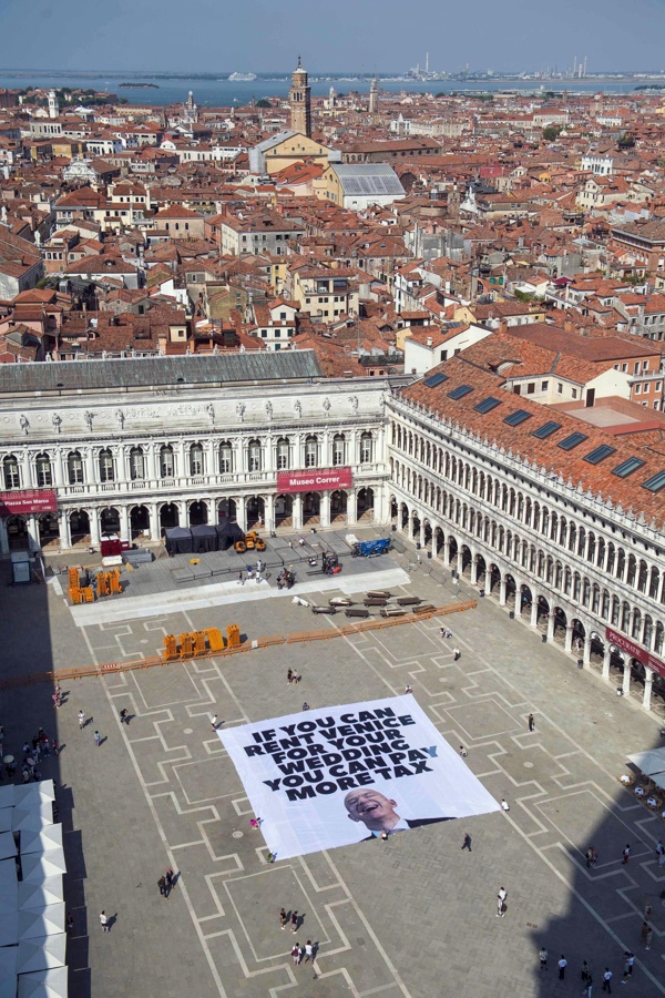 Otra enorme pancarta contra Bezos en el centro de Venecia a pocos días de su boda