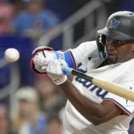Wagaman y Jesús Sánchez impulsan a los Marlins a cortar la racha ganadora de los Filis - Noticias de hoy en República Dominicana | De Último Minuto