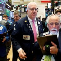 Wall Street abre en rojo, lastrada por nuevas amenazas arancelarias y la bajada de Boeing