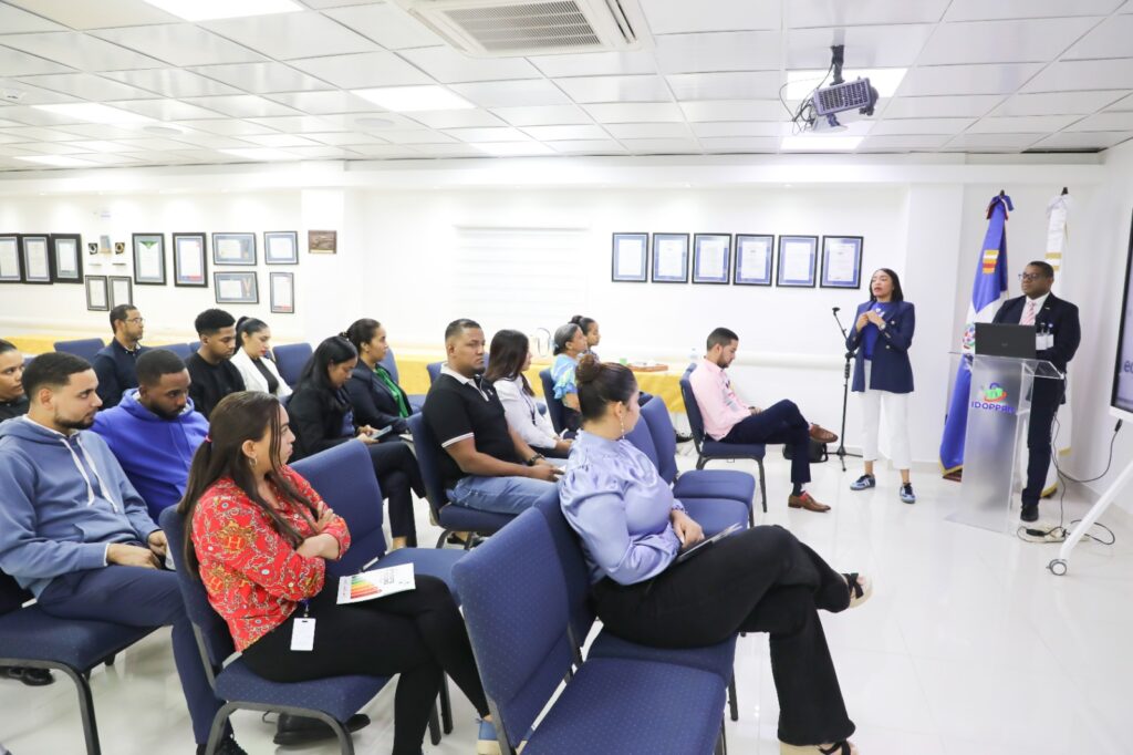 Edeeste impactó más de 5 mil personas con charla de eficiencia energética en primer semestre 2025 | 2 | Edeeste impactó más de 5 mil personas con charla de eficiencia energética en primer semestre 2025 - Noticias de hoy en República Dominicana | De Último Minuto