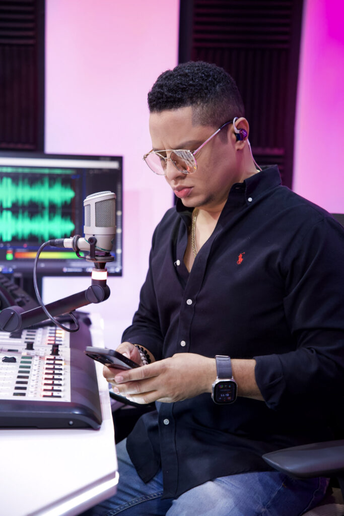 "Jhoel Lopez es mejor en animación de tv, pero Robert Sánchez es mejor en tarima", afirma Hansel García | 2 | "Jhoel Lopez es mejor en animación de tv, pero Robert Sánchez es mejor en tarima", afirma Hansel García - Noticias de hoy en República Dominicana | De Último Minuto