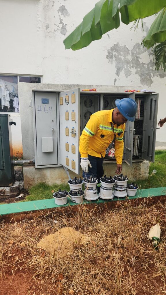 Edeeste detecta y desmantela conexiones ilegales en Ciudad Juan Bosch | 2 | Edeeste detecta y desmantela conexiones ilegales en Ciudad Juan Bosch - Noticias de hoy en República Dominicana | De Último Minuto