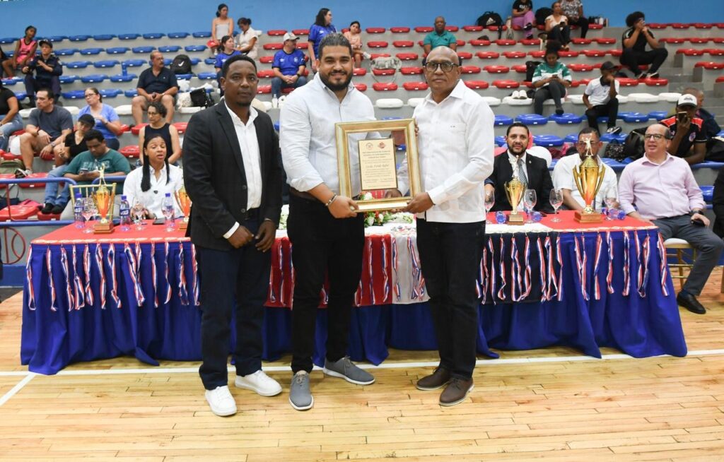 Inauguran 3ra Copa Internacional de Voleibol Femenino “Versión San Lázaro” y 1ra edición del torneo Redivoly - Noticias de hoy en República Dominicana | De Último Minuto