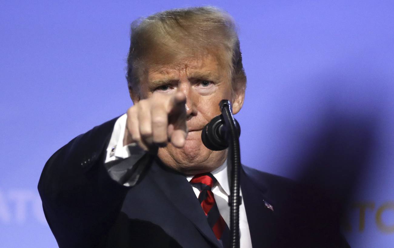 Trump despliega submarinos nucleares tras amenazas de guerra de Rusia