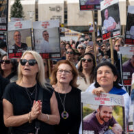 Familias difunden un vídeo de los rehenes en Gaza como presión ante el viaje de Netanyahu a EEUU