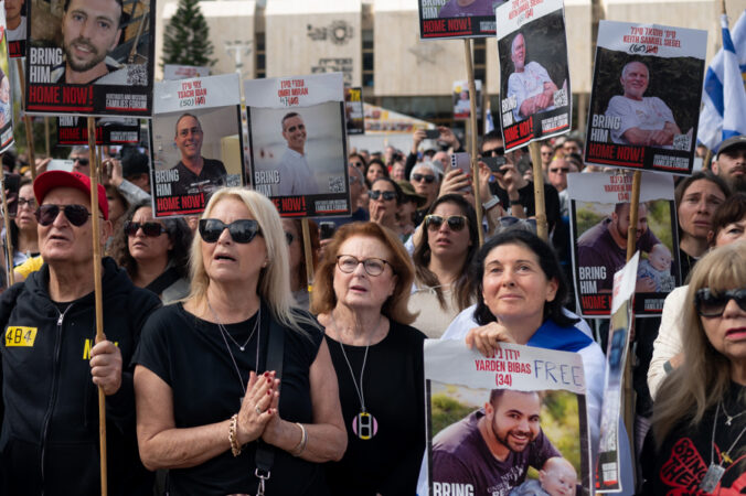 Familias difunden un vídeo de los rehenes en Gaza como presión ante el viaje de Netanyahu a EEUU