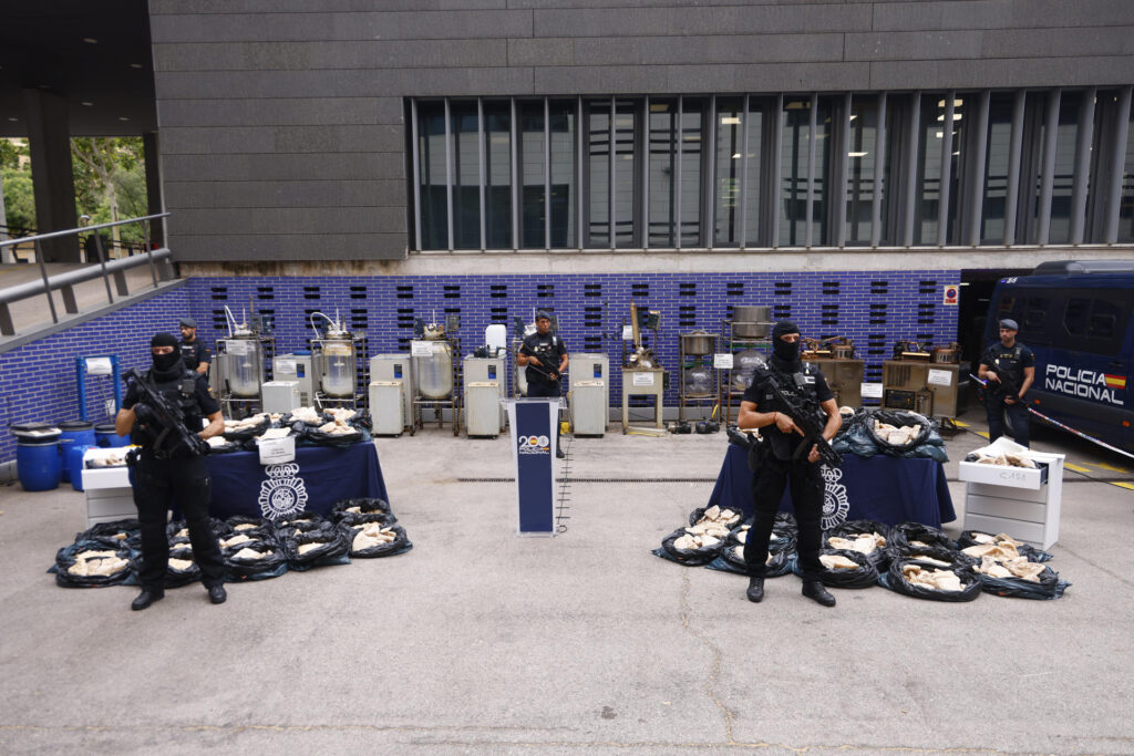 Desmantelan el mayor laboratorio de drogas sintéticas en España, con vínculos en Colombia - Noticias de hoy en República Dominicana | De Último Minuto