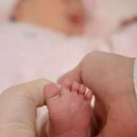 Lele Pons y Guaynaa dan la bienvenida a su primera hija, Eloísa