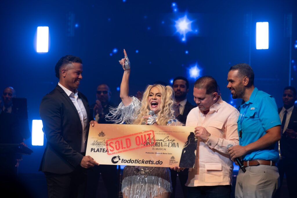 Miriam Cruz deslumbrante en el Gran Teatro del Cibao con “La Historia de una Diva” | 3 | Miriam Cruz deslumbrante en el Gran Teatro del Cibao con “La Historia de una Diva” - Noticias de hoy en República Dominicana | De Último Minuto