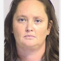 Arrestan a una profesora de una academia cristiana por tener relaciones sexuales con una alumna menor - Noticias de hoy en República Dominicana | De Último Minuto