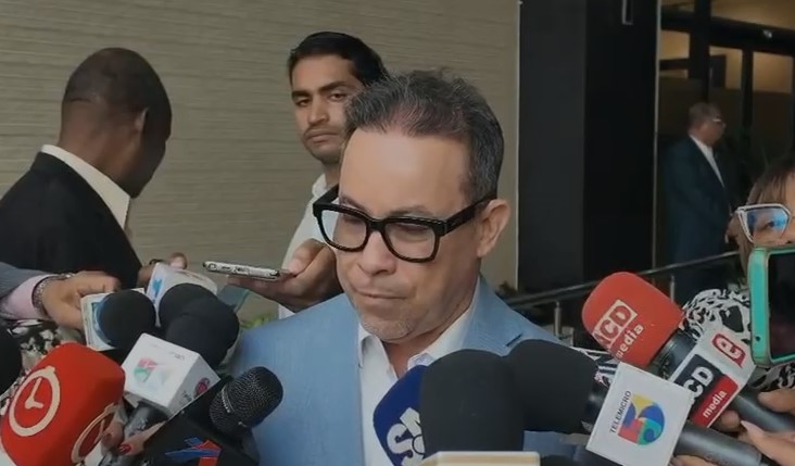 Diputado defiende derecho de la primera dama y sus hijas a opinar sobre el Código Penal