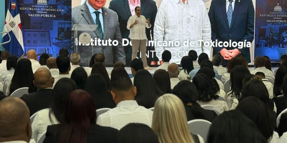 Víctor Atallah presenta logros en salud