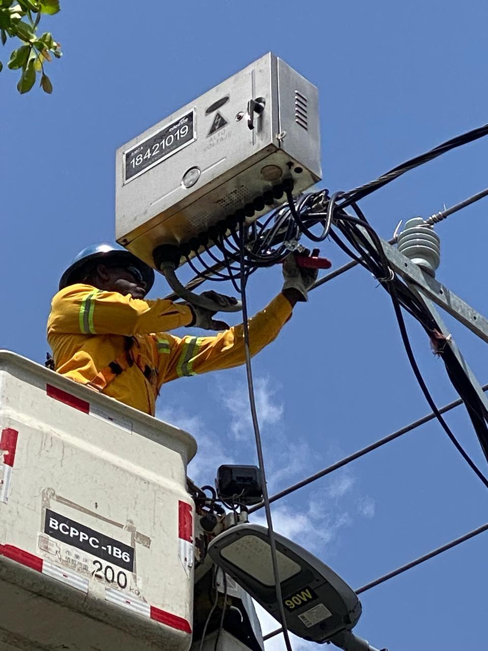 Falla eléctrica afecta múltiples sectores por avería en subestación El Brisal en SDE