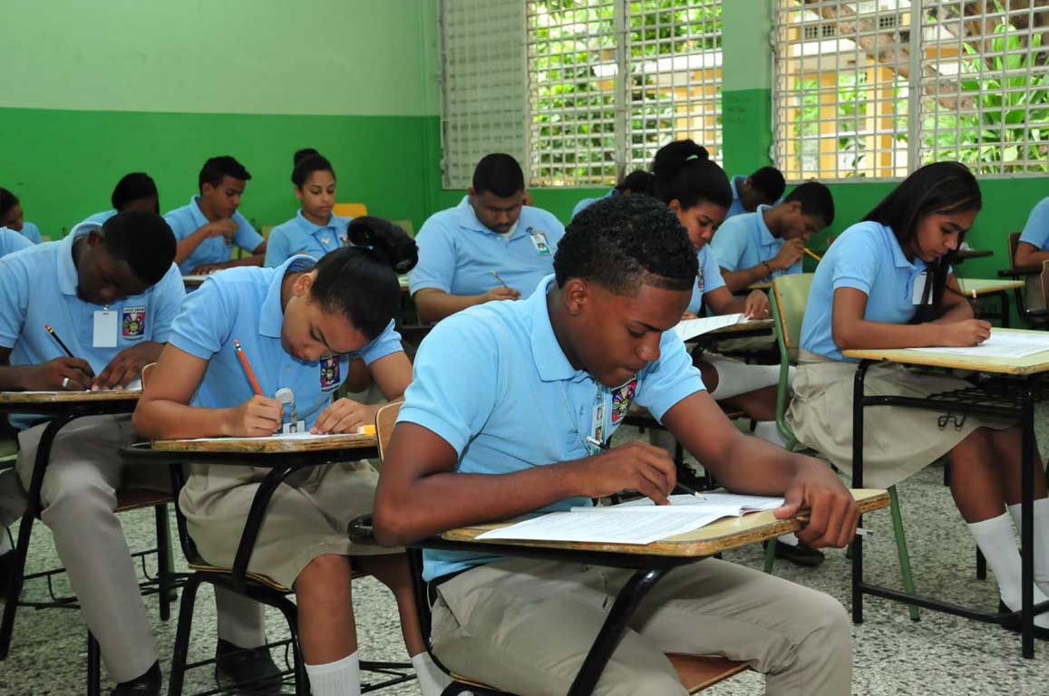 Los estudiantes que no aprobaron las Pruebas Nacionales tienen hasta ocho oportunidades para superarlas - Noticias de hoy en República Dominicana | De Último Minuto