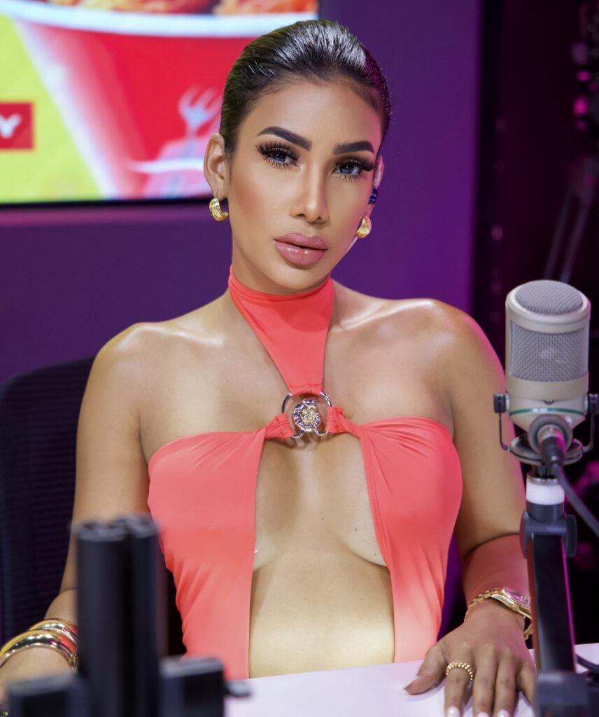 Caro Brito confiesa las razones de su divorcio y una denuncia por violencia | 2 | Caro Brito afligida hasta las lágrimas tras situación con Amelia Alcántara en Sin Filtro