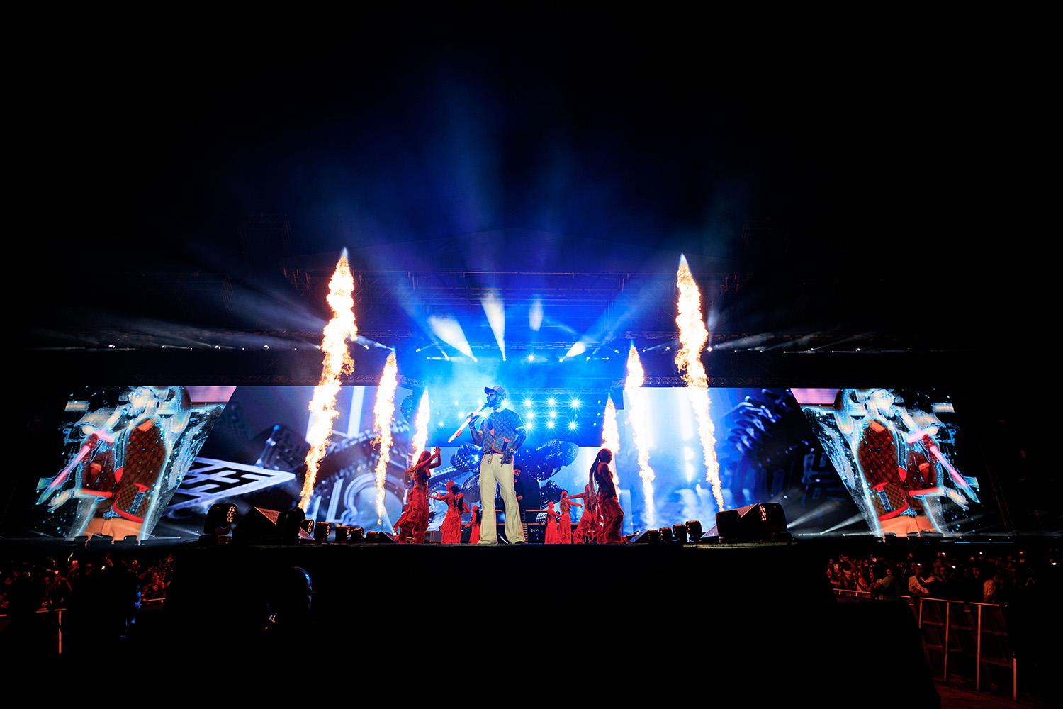 Anuel presentó su concierto “Real Hasta la Muerte 2” en el Estadio Quisqueya