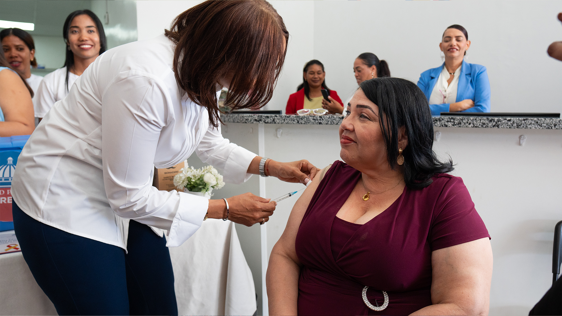Instituciones conmemoran el Día Mundial contra la Hepatitis con jornada de vacunación en Ciudad Juan Bosch