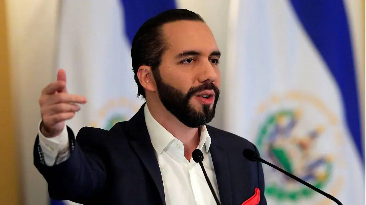 Bukele dice que la disciplina en las escuelas de El Salvador es para “evitar” pandillas