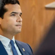Omar Fernández denuncia crisis de cupos en escuelas públicas a 45 días del inicio del año escolar