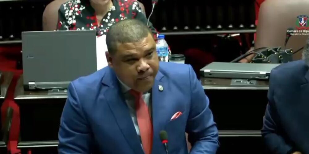 Diputado del PRD alerta sobre artículos del nuevo CP que atentan contra la libertad de expresión