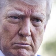 Donald Trump firma un memorando para endurecer la política estadounidense en Cuba