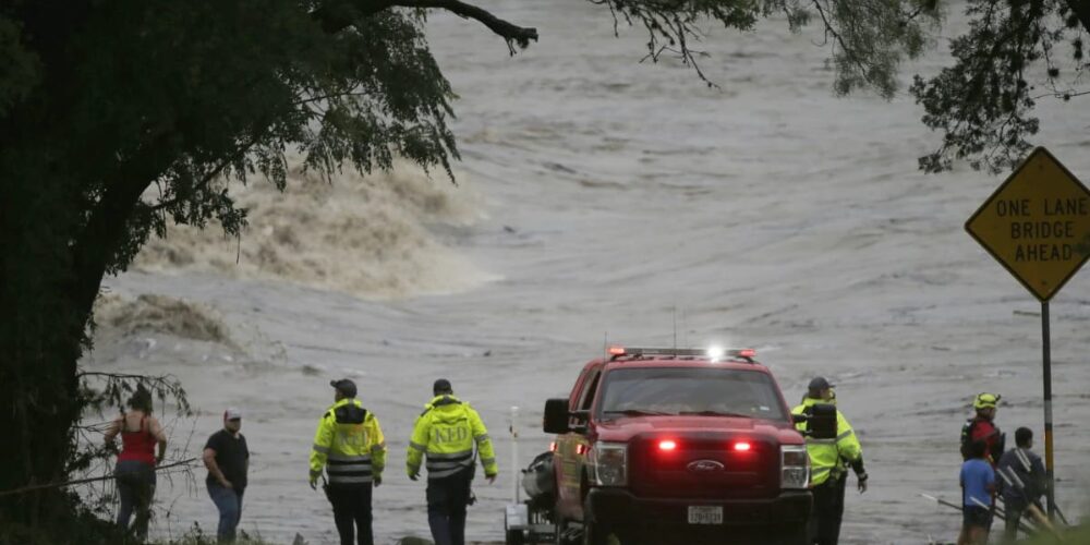 Se eleva a 68 la cifra de fallecidos tras inundaciones en Texas