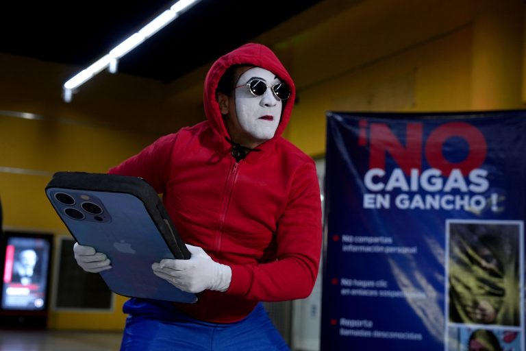 Indotel promueve campaña «No caigas en gancho» sobre llamadas fraudulentas