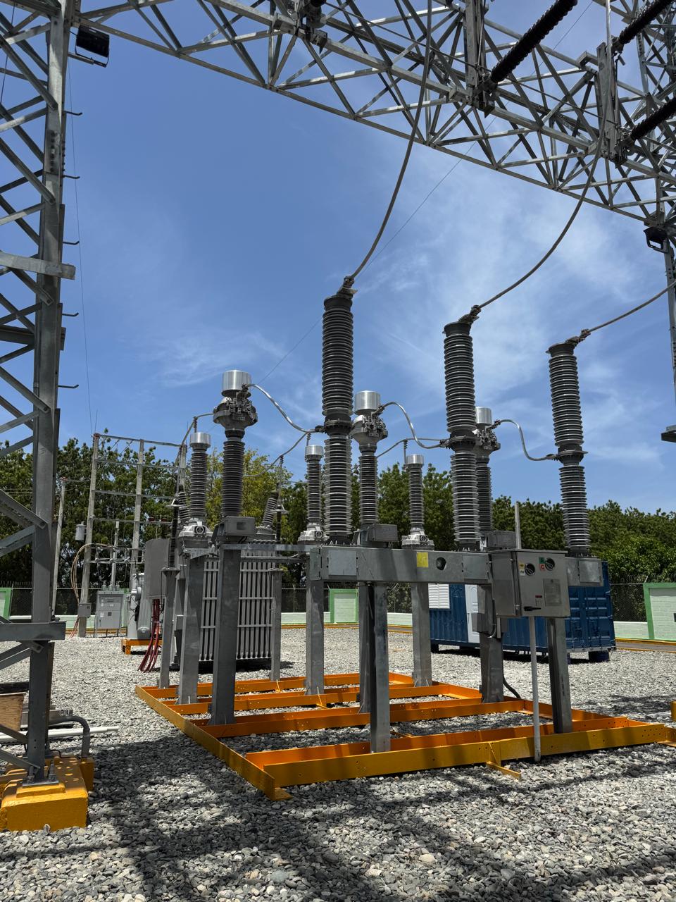 Edesur concluye trabajos de instalación de subestación en Pedernales