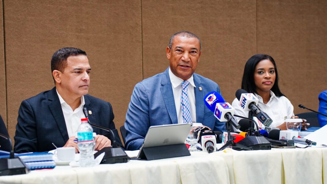 Anuncian que esta semana concluye estudio de Código Penal