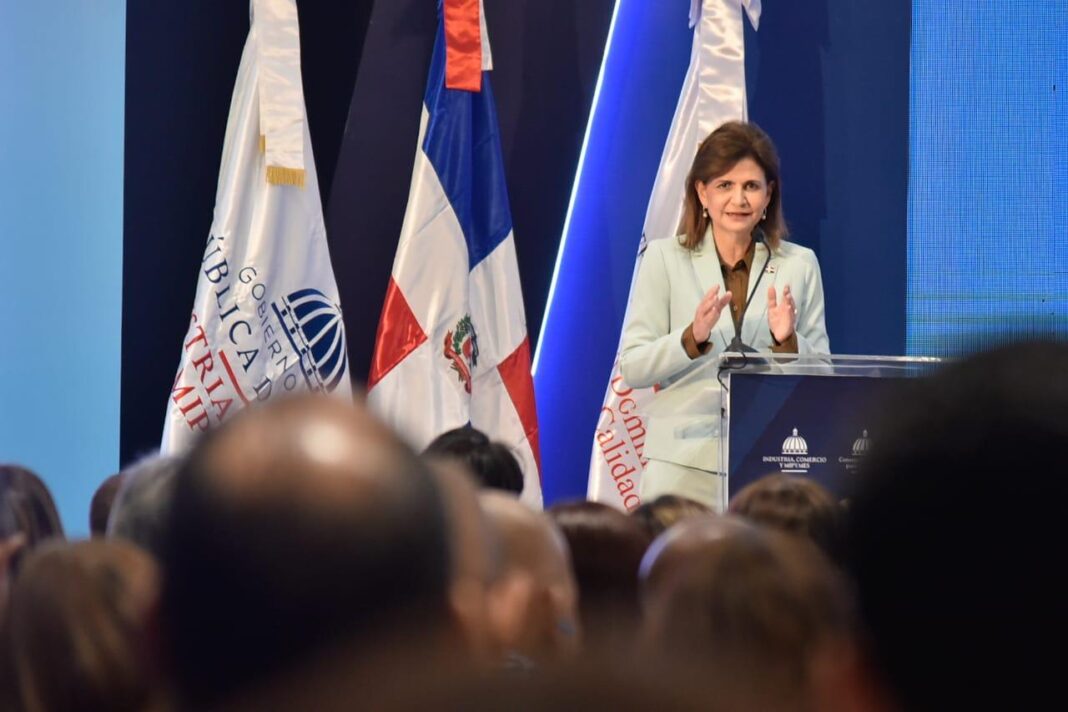 Raquel Peña afirma en Santiago: “En RD ya no solo producimos bien, ahora lo hacemos con más calidad”