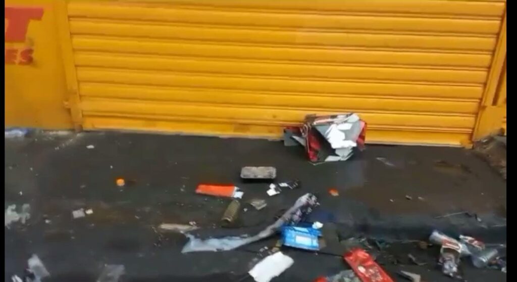 Residentes en Las Palmas de Herrera denuncian contaminación por talleres mecánicos | 3 | Residentes en Las Palmas de Herrera denuncian contaminación por talleres mecánicos - Noticias de hoy en República Dominicana | De Último Minuto