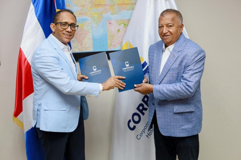 Ayuntamiento de San Cristóbal y CORPHOTELS firman acuerdo | 2 | Ayuntamiento de San Cristóbal y CORPHOTELS firman acuerdo