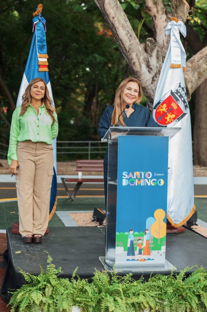 Carolina y Centro Cultural Amaya inauguran la escultura “Reto al Futuro” - Noticias de hoy en República Dominicana | De Último Minuto