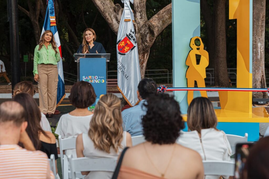 Carolina y Centro Cultural Amaya inauguran la escultura “Reto al Futuro” - Noticias de hoy en República Dominicana | De Último Minuto